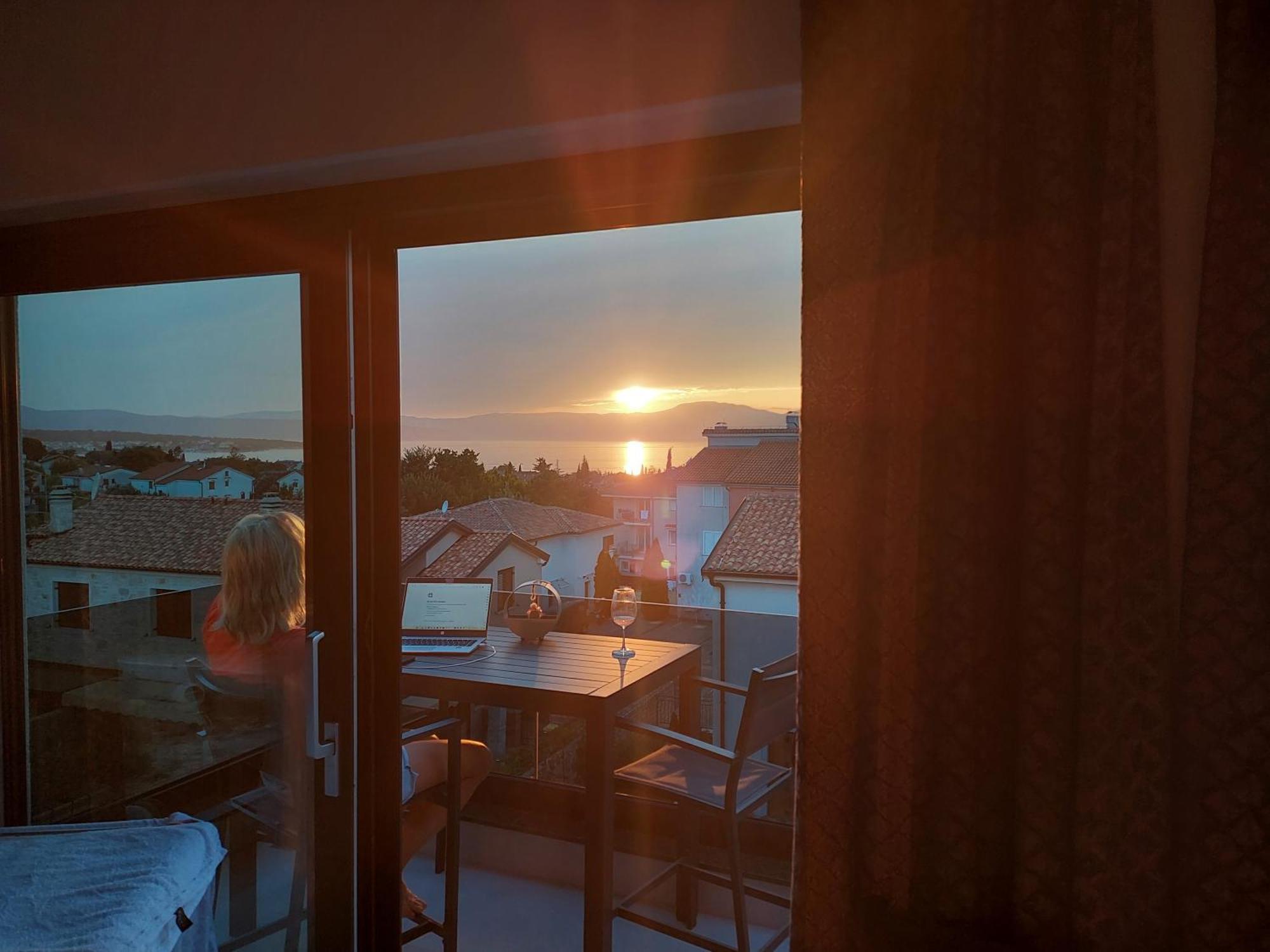 Penthouse Rosa Leilighet Malinska Eksteriør bilde